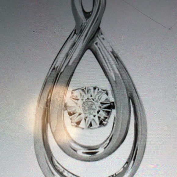 Diamond Pendant & Necklace - Picture 5 of 7